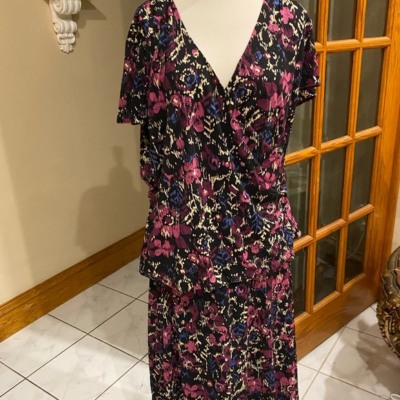 Two piece set beautiful church or business suit .size XL - Picture 8 of 10